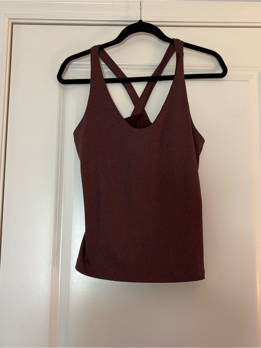 Gap Fit Women’s Brown Cross-Back Workout Tank Top